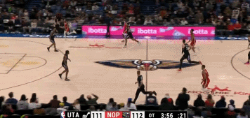 DG视讯官网平台杀疯了！麦科勒姆31中18砍下45分8板4助3帽 末节&加时24分