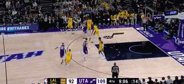 DB视讯百家乐翻江倒海！凯斯勒顺下 接基昂特-乔治发球空接双手暴扣