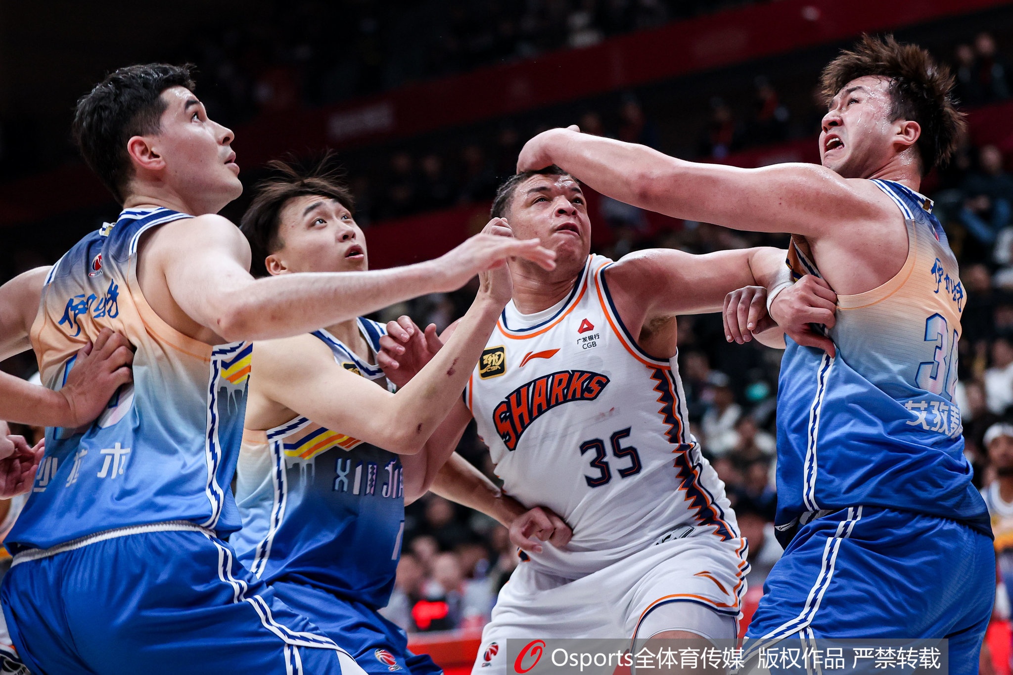 DB官网在线登录入口难顶🤣洛夫顿INS：CBA球员犯规也太多了 他们就是一直在打人