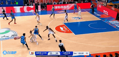 DB视讯百家乐😮这真难！库克单打法耶 各种变向虚晃转身突破换手拉杆上篮！