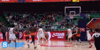 DB视讯百家乐😎手起刀落！刘毅底角接球稳稳命中压哨三分