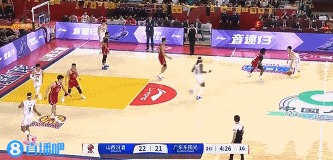 DB视讯官网默契配合！莫兰德顺下隐蔽妙传 贝兹利底线跟进双手吊筐暴扣！