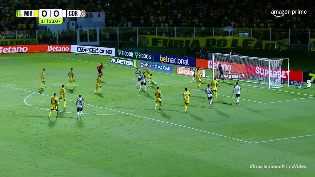 DB视讯官网非常不满！德佩巴甲勺子点球罚丢补射也偏，随后对手上前与其理论