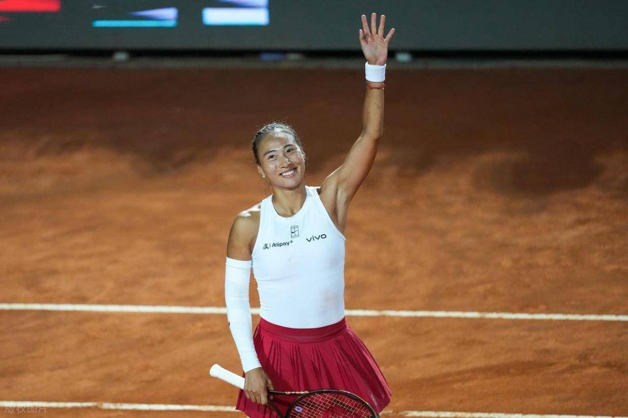 感谢保利尼！2-0夺冠，让郑钦文因祸得福，将冲击2052万奖金